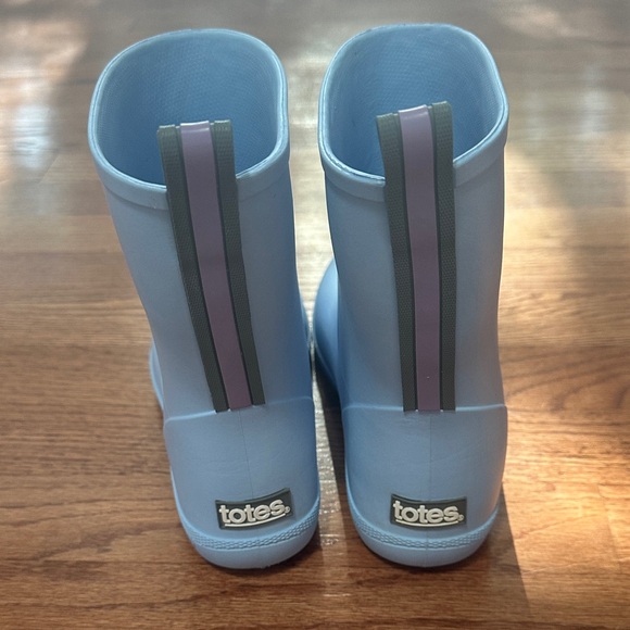 Totes Light Blue Everywear Kids Rain Boots - Picture 3 of 9